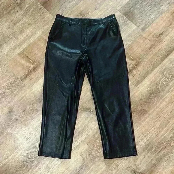 7 FOR ALL MANKIND | Vegan Leather Black Crop Pants - Picture 2 of 5
